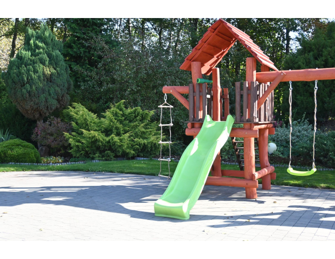 Massivholz Spielturm THEO... Massivholz Spielturm THEO...