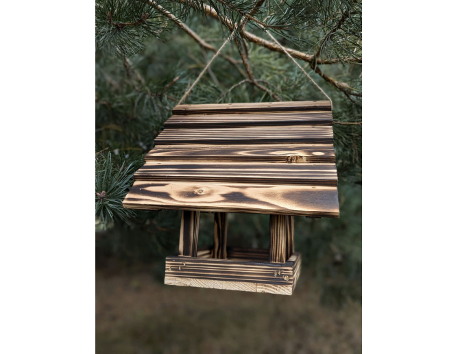 Vogelhaus aus gebranntem Holz... Vogelhaus aus gebranntem Holz...