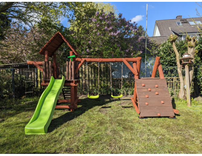 Massivholz Spielturm THEO... Massivholz Spielturm THEO...