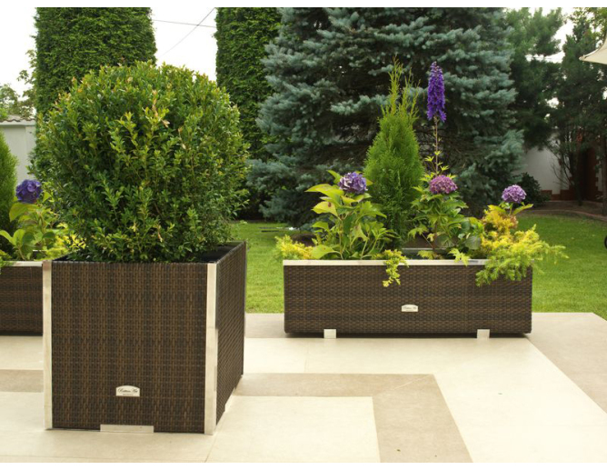 Blumentopf aus Metall TERRA mit... Blumentopf aus Metall TERRA mit...