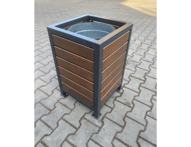 Mülleimer aus Metall mit Erlenholz...