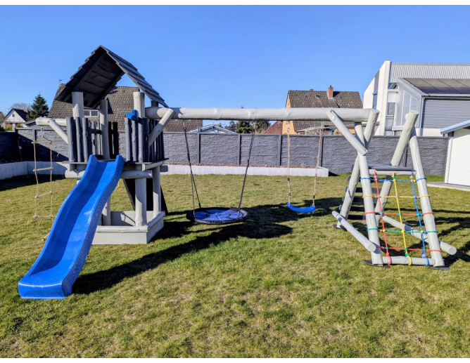 Massivholz Spielturm THEO... Massivholz Spielturm THEO...